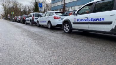 Партия «Единая Россия» предоставила врачам поликлиники пять автомобилей для обслуживания вызовов на дом