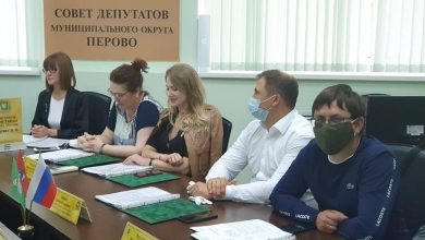 На фото: заседание Совета депутатов муниципального округа Перово.